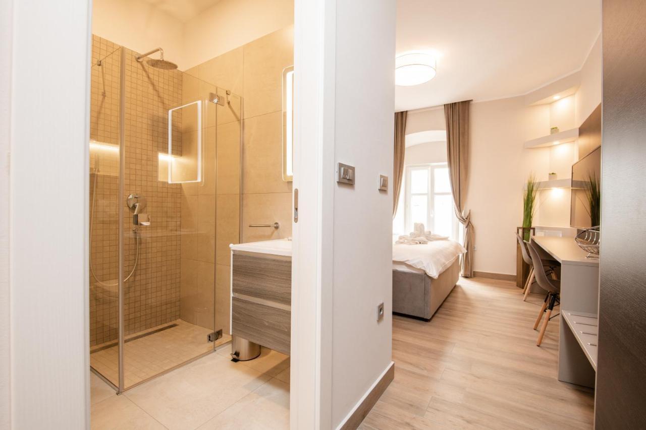 Deluxe apartments&rooms Revis Rijeka Buitenkant foto